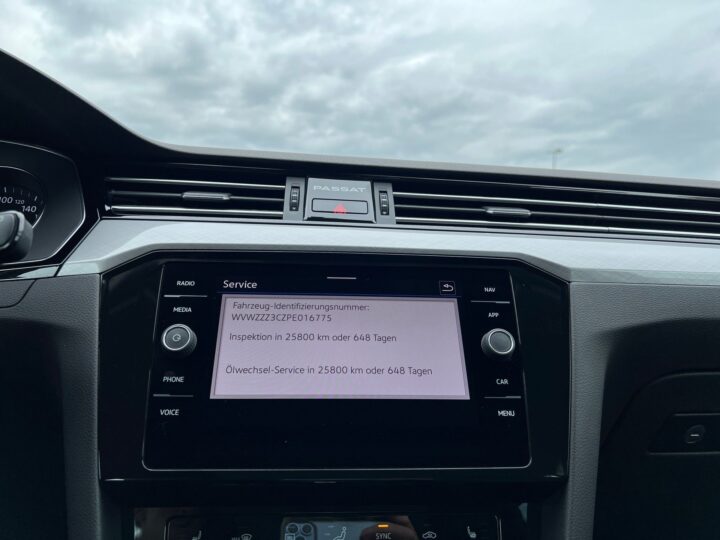 Abbildung Fahrzeugdetailansicht Volkswagen Passat Variant - Nr. 27