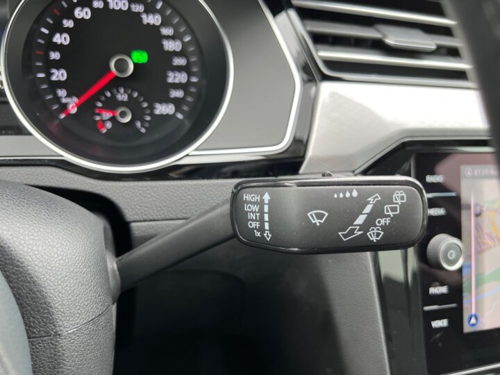 Abbildung Fahrzeugdetailansicht Volkswagen Passat Variant - Nr. 43
