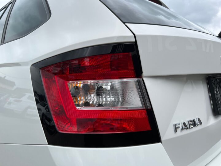 Abbildung Fahrzeugdetailansicht Skoda Fabia - Nr. 34