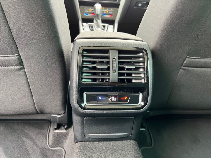 Abbildung Fahrzeugdetailansicht Volkswagen Passat Variant - Nr. 33