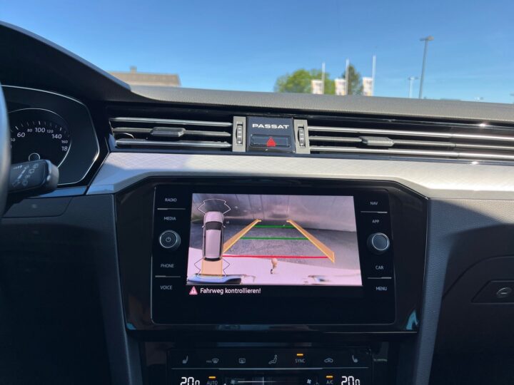 Abbildung Fahrzeugdetailansicht Volkswagen Passat Variant - Nr. 27