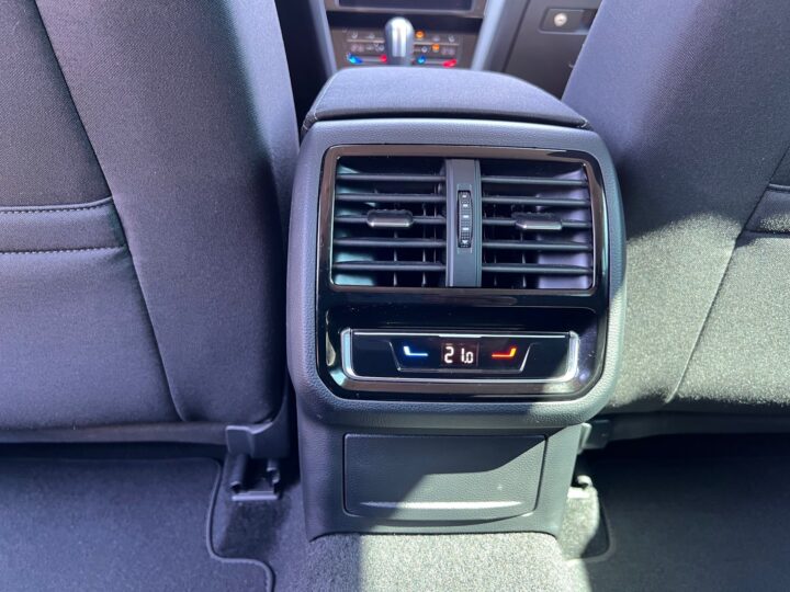 Abbildung Fahrzeugdetailansicht Volkswagen Passat Variant - Nr. 33