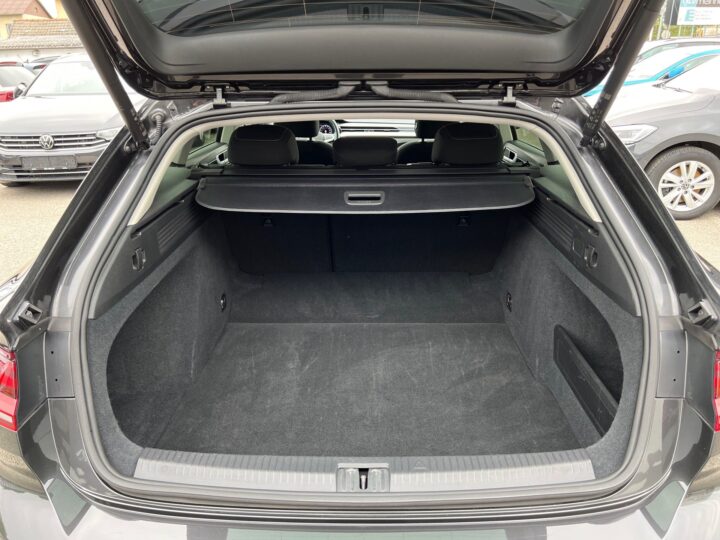Abbildung Fahrzeugdetailansicht Volkswagen Arteon - Nr. 14
