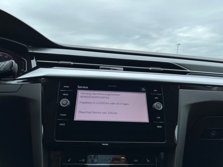 Abbildung Fahrzeugdetailansicht Volkswagen Arteon - Nr. 26