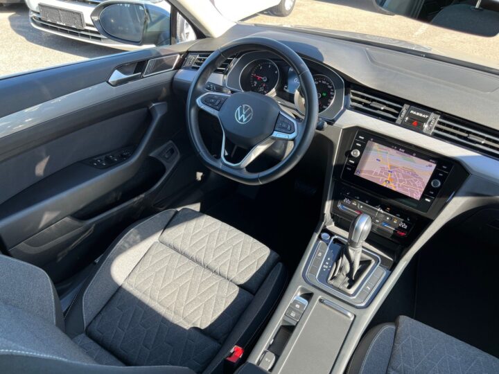 Abbildung Fahrzeugdetailansicht Volkswagen Passat Variant - Nr. 11
