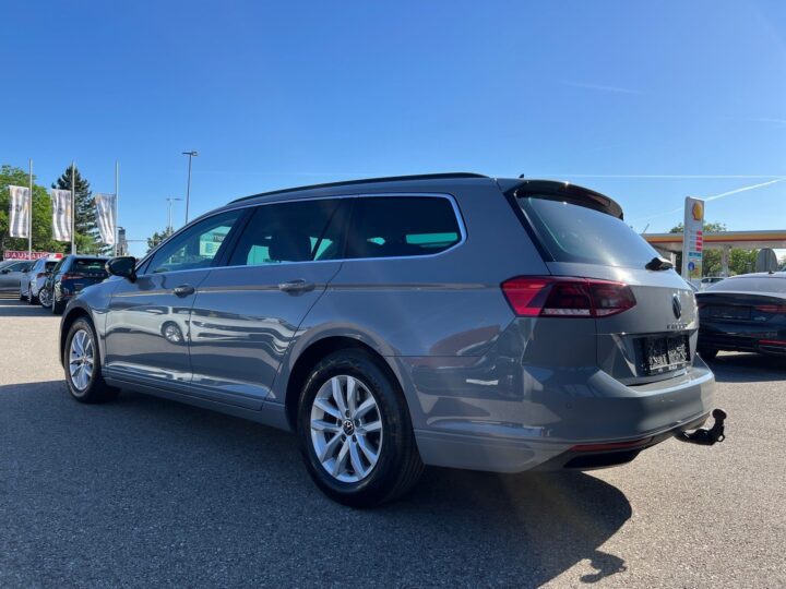 Abbildung Fahrzeugdetailansicht Volkswagen Passat Variant - Nr. 4