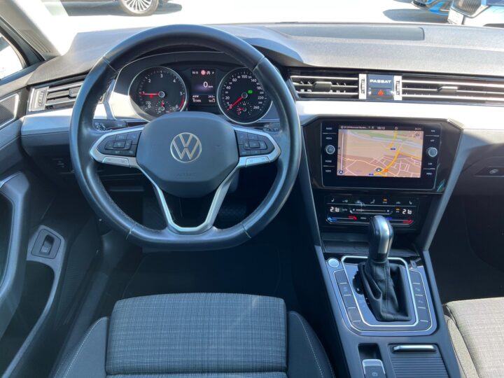 Abbildung Fahrzeugdetailansicht Volkswagen Passat Variant - Nr. 10