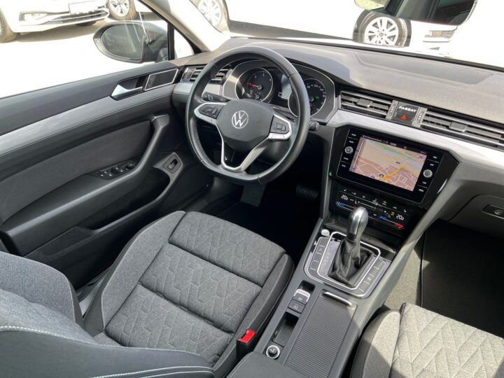 Abbildung Fahrzeugdetailansicht Volkswagen Passat Variant - Nr. 11
