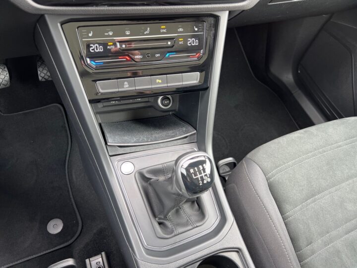 Abbildung Fahrzeugdetailansicht Volkswagen Touran - Nr. 28
