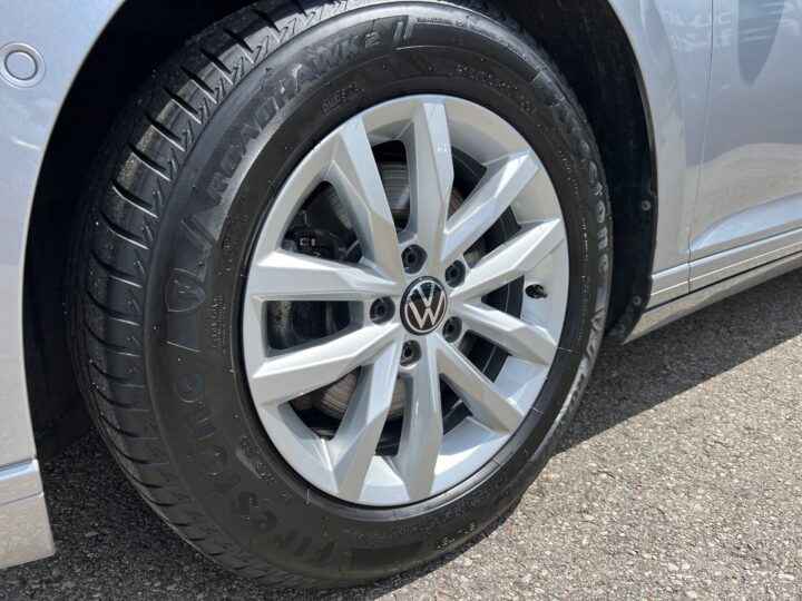 Abbildung Fahrzeugdetailansicht Volkswagen Passat Variant - Nr. 37