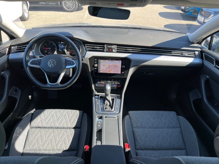 Abbildung Fahrzeugdetailansicht Volkswagen Passat Variant - Nr. 9