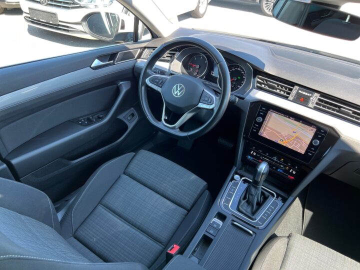 Abbildung Fahrzeugdetailansicht Volkswagen Passat Variant - Nr. 11