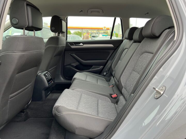 Abbildung Fahrzeugdetailansicht Volkswagen Passat Variant - Nr. 13