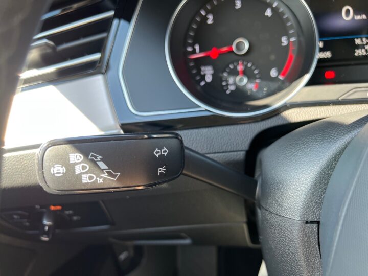 Abbildung Fahrzeugdetailansicht Volkswagen Passat Variant - Nr. 43