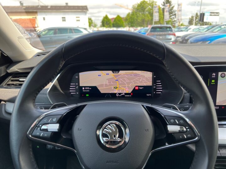 Abbildung Fahrzeugdetailansicht Skoda Octavia - Nr. 15