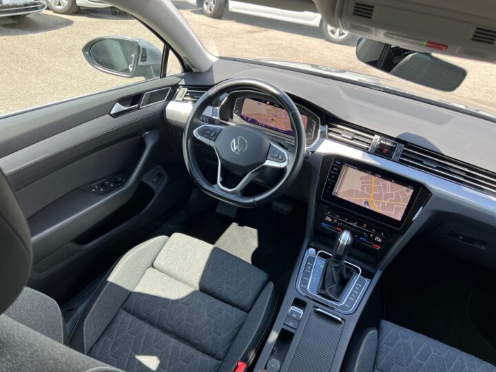 Abbildung Fahrzeugdetailansicht Volkswagen Passat Variant - Nr. 11