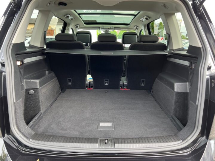 Abbildung Fahrzeugdetailansicht Volkswagen Touran - Nr. 14