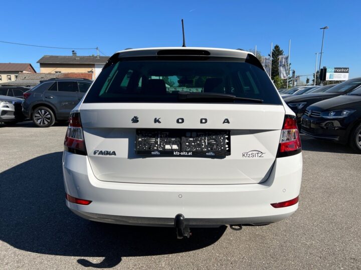 Abbildung Fahrzeugdetailansicht Skoda Fabia - Nr. 3