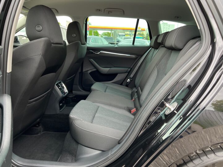 Abbildung Fahrzeugdetailansicht Skoda Octavia - Nr. 13