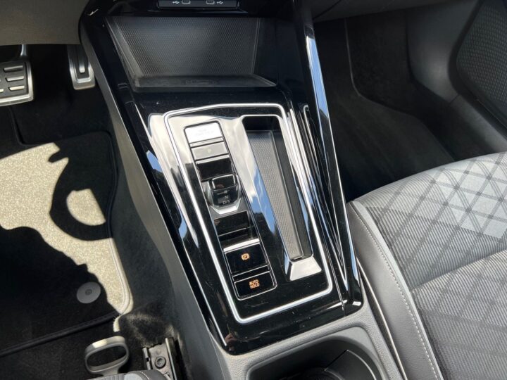 Abbildung Fahrzeugdetailansicht Volkswagen Golf Variant - Nr. 28