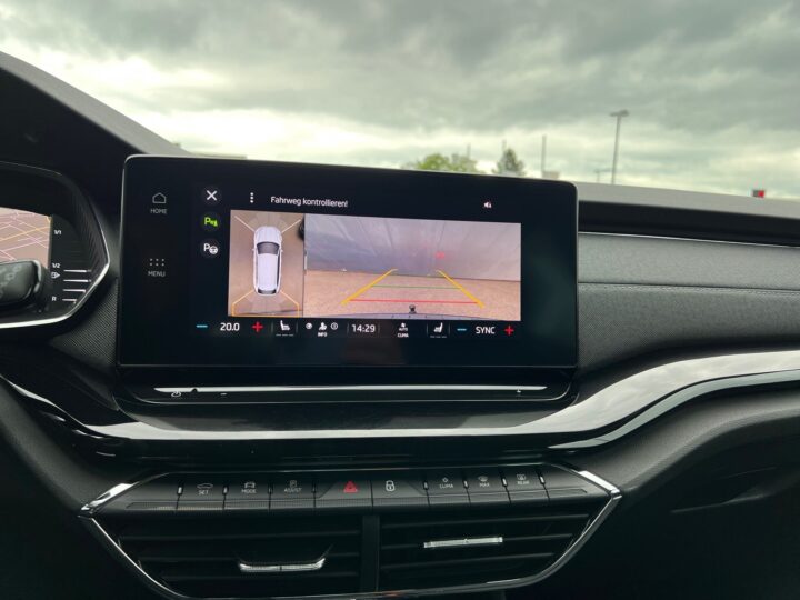 Abbildung Fahrzeugdetailansicht Skoda Octavia - Nr. 27