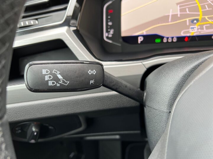 Abbildung Fahrzeugdetailansicht Volkswagen Touran - Nr. 43