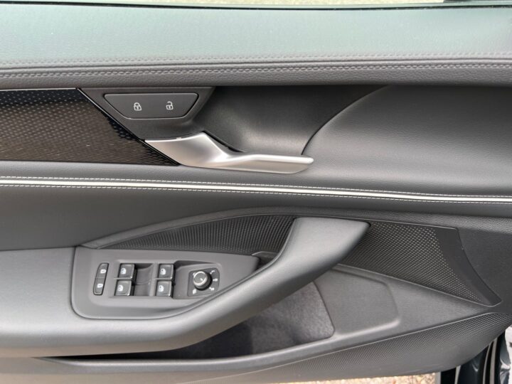 Abbildung Fahrzeugdetailansicht Volkswagen Passat Variant - Nr. 32