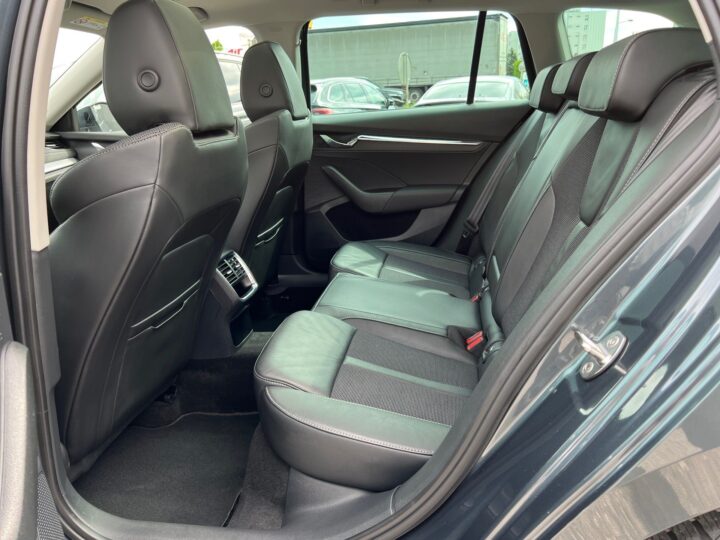 Abbildung Fahrzeugdetailansicht Skoda Octavia - Nr. 13