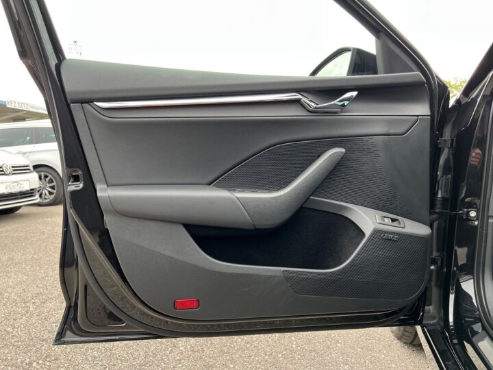 Abbildung Fahrzeugdetailansicht Skoda Octavia - Nr. 30