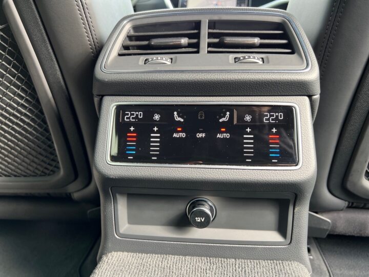 Abbildung Fahrzeugdetailansicht Audi A6 - Nr. 34