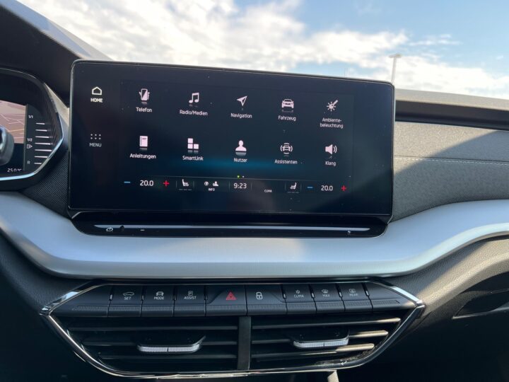 Abbildung Fahrzeugdetailansicht Skoda Octavia - Nr. 18