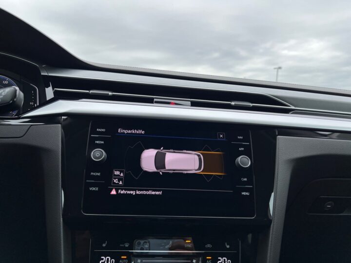 Abbildung Fahrzeugdetailansicht Volkswagen Arteon - Nr. 27