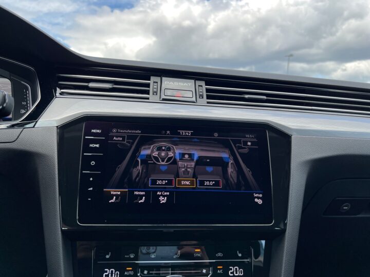 Abbildung Fahrzeugdetailansicht Volkswagen Passat Variant - Nr. 24