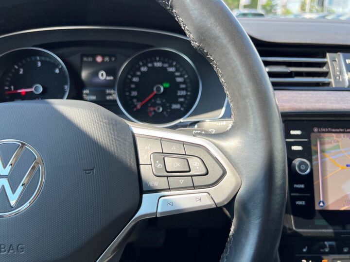 Abbildung Fahrzeugdetailansicht Volkswagen Passat Variant - Nr. 42