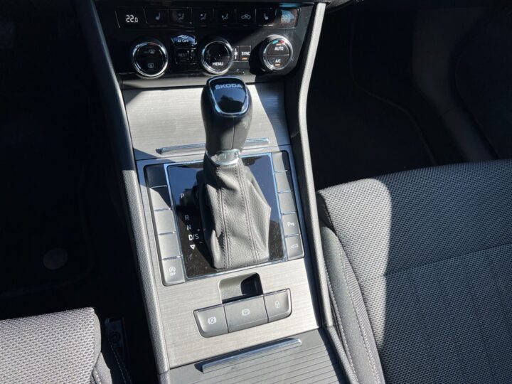 Abbildung Fahrzeugdetailansicht Skoda Superb - Nr. 28