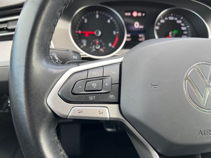 Abbildung Fahrzeugdetailansicht Volkswagen Passat Variant - Nr. 39