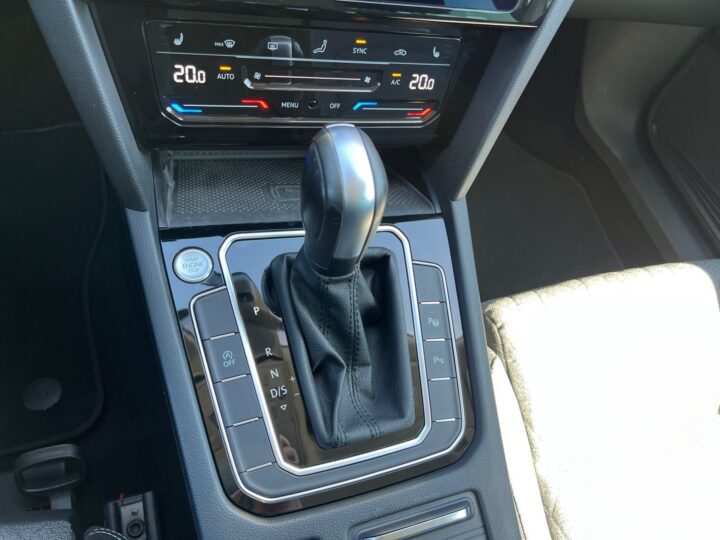 Abbildung Fahrzeugdetailansicht Volkswagen Passat Variant - Nr. 28