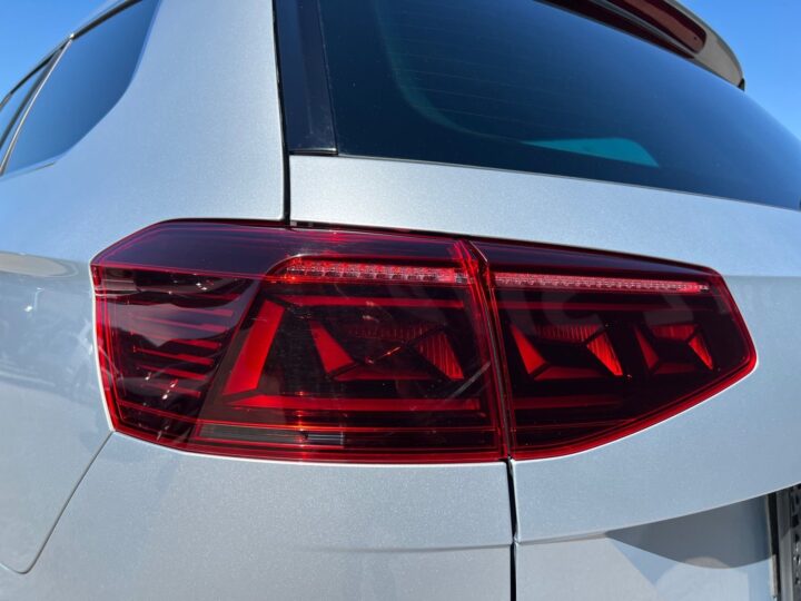 Abbildung Fahrzeugdetailansicht Volkswagen Passat Variant - Nr. 39