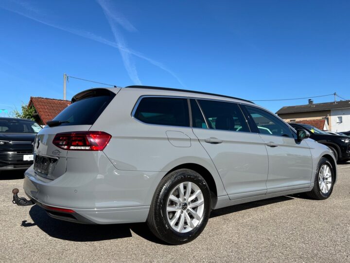 Abbildung Fahrzeugdetailansicht Volkswagen Passat Variant - Nr. 2