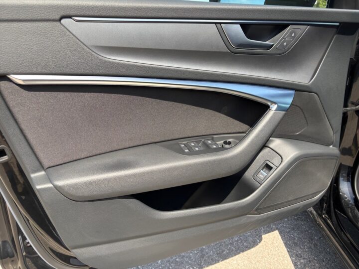 Abbildung Fahrzeugdetailansicht Audi A6 - Nr. 30