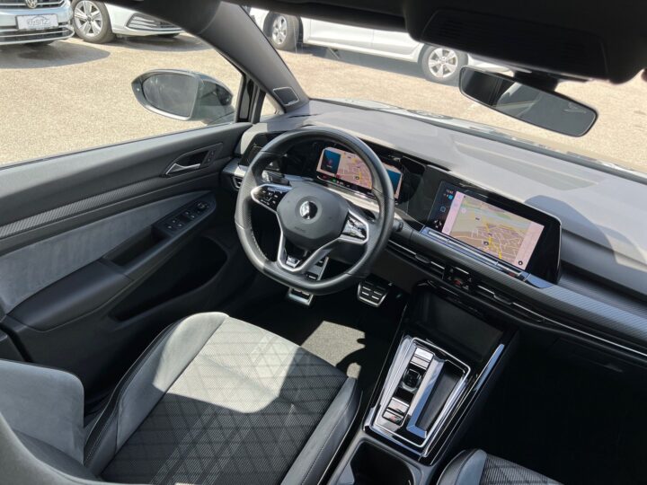 Abbildung Fahrzeugdetailansicht Volkswagen Golf Variant - Nr. 11