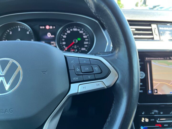 Abbildung Fahrzeugdetailansicht Volkswagen Passat Variant - Nr. 41