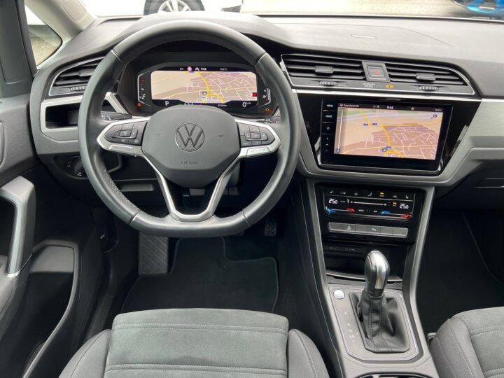 Abbildung Fahrzeugdetailansicht Volkswagen Touran - Nr. 10