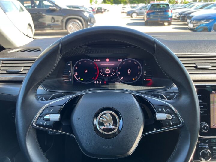 Abbildung Fahrzeugdetailansicht Skoda Superb - Nr. 15