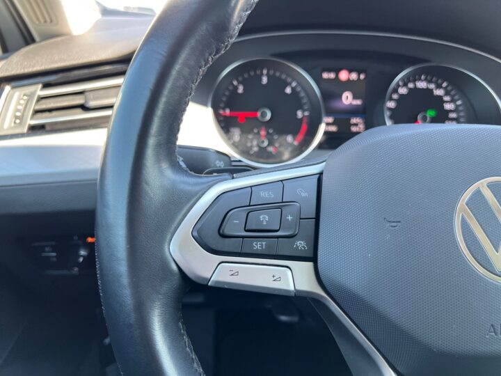 Abbildung Fahrzeugdetailansicht Volkswagen Passat Variant - Nr. 42