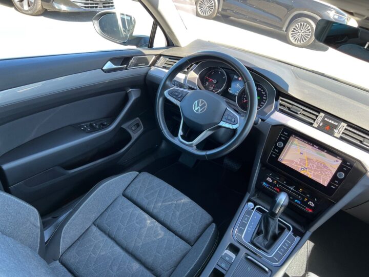 Abbildung Fahrzeugdetailansicht Volkswagen Passat Variant - Nr. 11