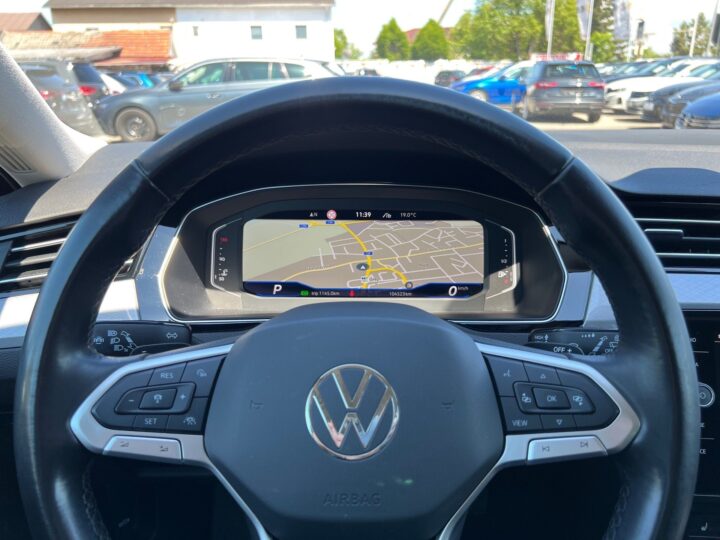 Abbildung Fahrzeugdetailansicht Volkswagen Passat Variant - Nr. 15