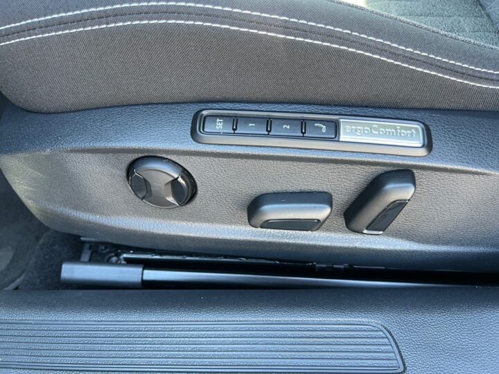 Abbildung Fahrzeugdetailansicht Volkswagen Passat Variant - Nr. 30