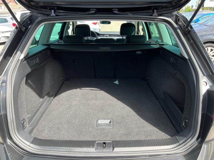 Abbildung Fahrzeugdetailansicht Volkswagen Passat Variant - Nr. 14