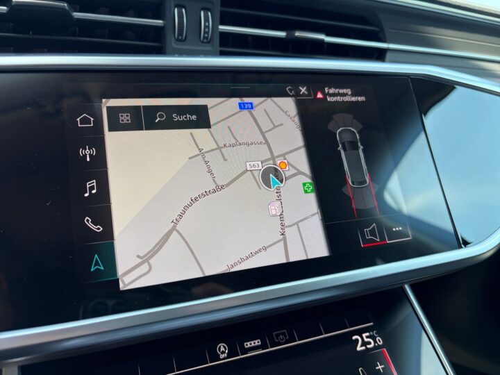Abbildung Fahrzeugdetailansicht Audi A6 - Nr. 18